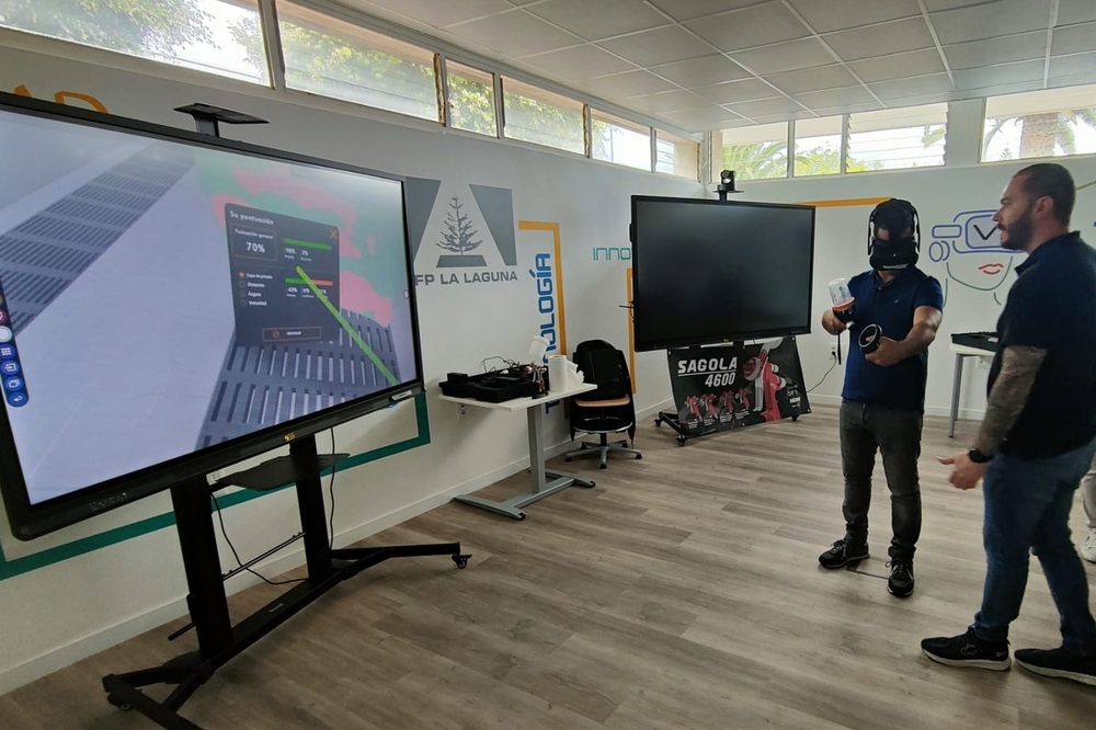 Les cabines de pulvérisation virtuelles SagolaSPRAY™ stimulent la formation professionnelle dans les îles Canaries
